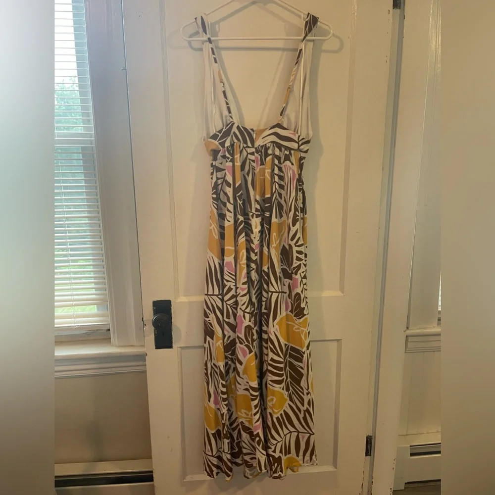 Aakaa women’s, low cut w/ front tie, tropical floral print dress, like new sz sm - Picture 6 of 11